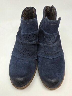 Earth Origins Women’s Royal Blue Suede Amanda Ankle Boot, Size 7M